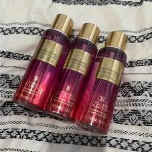Victoria Secret- strawberries & champagne fragrance mist